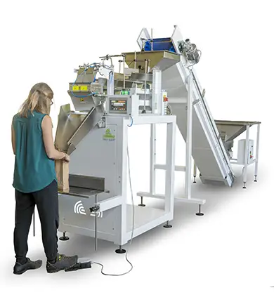 semi-automatic vertical packaging machine by Campagnolo